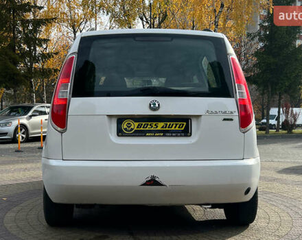 Белый Шкода Румстер, объемом двигателя 1.39 л и пробегом 194 тыс. км за 6200 $, фото 5 на Automoto.ua