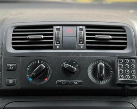 Белый Шкода Румстер, объемом двигателя 1.4 л и пробегом 194 тыс. км за 6200 $, фото 12 на Automoto.ua