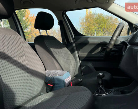 Белый Шкода Румстер, объемом двигателя 1.39 л и пробегом 194 тыс. км за 6200 $, фото 16 на Automoto.ua