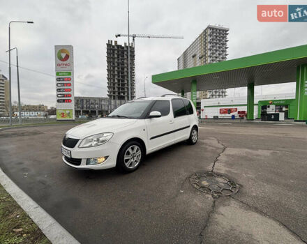 Белый Шкода Румстер, объемом двигателя 1.2 л и пробегом 343 тыс. км за 5999 $, фото 1 на Automoto.ua