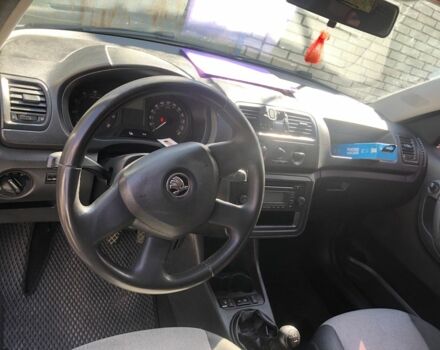 Белый Шкода Румстер, объемом двигателя 1.4 л и пробегом 286 тыс. км за 5000 $, фото 7 на Automoto.ua