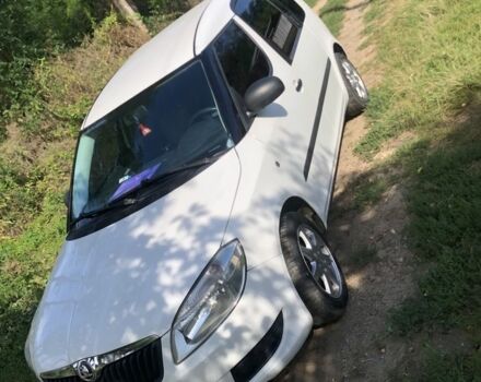 Белый Шкода Румстер, объемом двигателя 1.4 л и пробегом 286 тыс. км за 5000 $, фото 2 на Automoto.ua