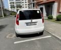 Белый Шкода Румстер, объемом двигателя 1.6 л и пробегом 222 тыс. км за 5500 $, фото 3 на Automoto.ua