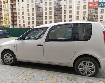 Білий Шкода Румстер, об'ємом двигуна 1.6 л та пробігом 227 тис. км за 7300 $, фото 17 на Automoto.ua