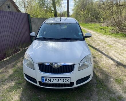 Белый Шкода Румстер, объемом двигателя 1.4 л и пробегом 215 тыс. км за 4800 $, фото 4 на Automoto.ua