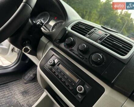Білий Шкода Румстер, об'ємом двигуна 1.42 л та пробігом 243 тис. км за 4950 $, фото 27 на Automoto.ua