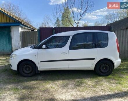 Белый Шкода Румстер, объемом двигателя 1.4 л и пробегом 215 тыс. км за 4800 $, фото 1 на Automoto.ua