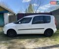 Белый Шкода Румстер, объемом двигателя 1.4 л и пробегом 215 тыс. км за 4800 $, фото 1 на Automoto.ua