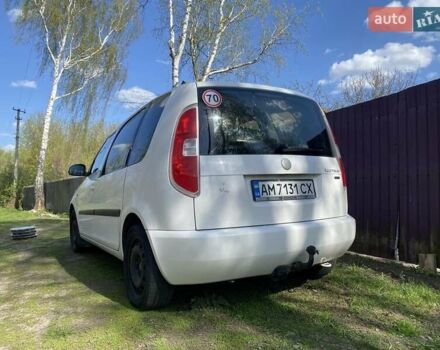 Белый Шкода Румстер, объемом двигателя 1.4 л и пробегом 215 тыс. км за 4800 $, фото 2 на Automoto.ua