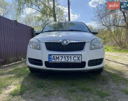 Белый Шкода Румстер, объемом двигателя 1.4 л и пробегом 215 тыс. км за 4800 $, фото 6 на Automoto.ua