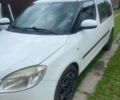 Белый Шкода Румстер, объемом двигателя 1.4 л и пробегом 300 тыс. км за 5054 $, фото 1 на Automoto.ua