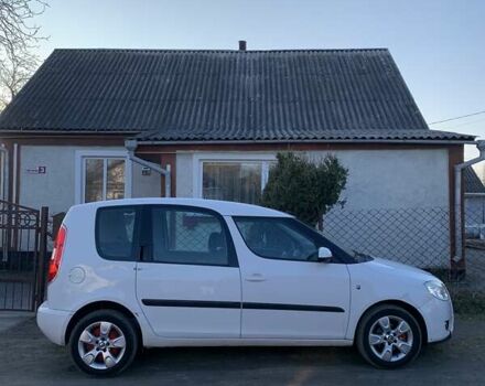 Белый Шкода Румстер, объемом двигателя 1.2 л и пробегом 169 тыс. км за 4700 $, фото 2 на Automoto.ua