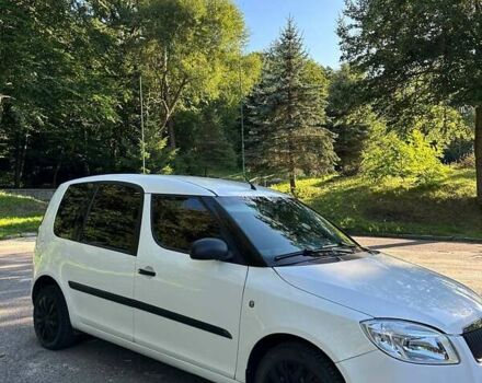 Белый Шкода Румстер, объемом двигателя 1.2 л и пробегом 182 тыс. км за 4500 $, фото 4 на Automoto.ua