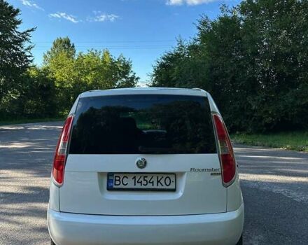 Белый Шкода Румстер, объемом двигателя 1.2 л и пробегом 182 тыс. км за 4500 $, фото 5 на Automoto.ua