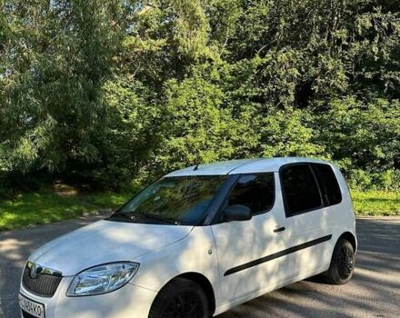 Белый Шкода Румстер, объемом двигателя 1.2 л и пробегом 182 тыс. км за 4500 $, фото 2 на Automoto.ua