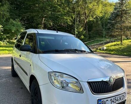 Белый Шкода Румстер, объемом двигателя 1.2 л и пробегом 182 тыс. км за 4500 $, фото 3 на Automoto.ua