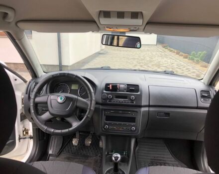 Белый Шкода Румстер, объемом двигателя 1.6 л и пробегом 234 тыс. км за 6000 $, фото 5 на Automoto.ua