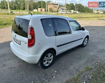 Белый Шкода Румстер, объемом двигателя 1.6 л и пробегом 242 тыс. км за 5300 $, фото 4 на Automoto.ua