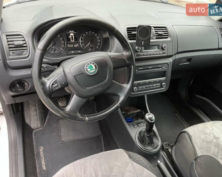 Білий Шкода Румстер, об'ємом двигуна 1.6 л та пробігом 162 тис. км за 6800 $, фото 17 на Automoto.ua