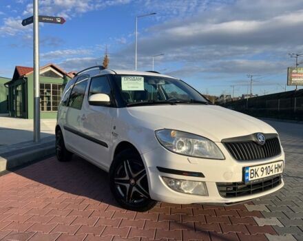 Белый Шкода Румстер, объемом двигателя 1.6 л и пробегом 300 тыс. км за 6100 $, фото 1 на Automoto.ua