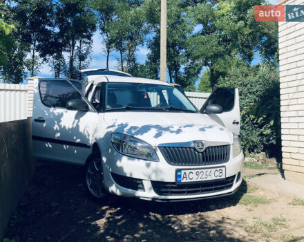 Белый Шкода Румстер, объемом двигателя 1.4 л и пробегом 280 тыс. км за 5900 $, фото 1 на Automoto.ua