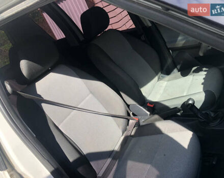 Белый Шкода Румстер, объемом двигателя 1.4 л и пробегом 280 тыс. км за 5900 $, фото 5 на Automoto.ua