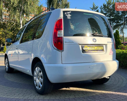 Белый Шкода Румстер, объемом двигателя 1.2 л и пробегом 209 тыс. км за 5300 $, фото 4 на Automoto.ua