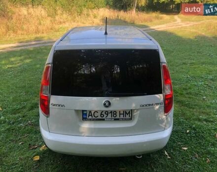 Белый Шкода Румстер, объемом двигателя 1.2 л и пробегом 253 тыс. км за 6100 $, фото 3 на Automoto.ua