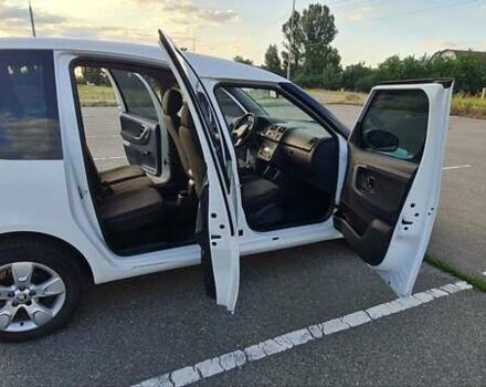 Білий Шкода Румстер, об'ємом двигуна 1.4 л та пробігом 232 тис. км за 5400 $, фото 6 на Automoto.ua