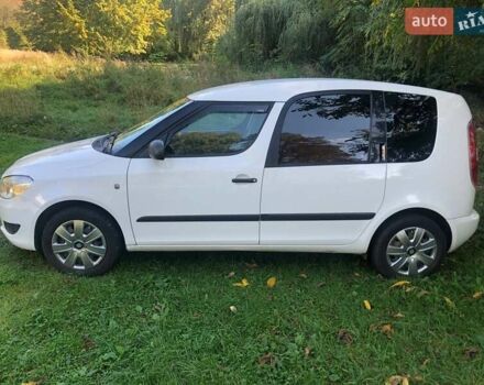 Белый Шкода Румстер, объемом двигателя 1.2 л и пробегом 253 тыс. км за 6100 $, фото 1 на Automoto.ua