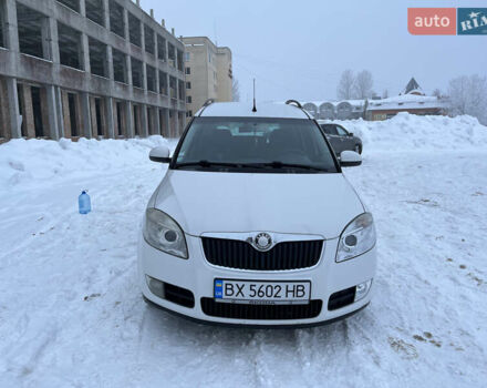 Белый Шкода Румстер, объемом двигателя 1.9 л и пробегом 258 тыс. км за 7854 $, фото 1 на Automoto.ua