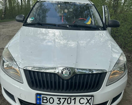 Белый Шкода Румстер, объемом двигателя 1.2 л и пробегом 142 тыс. км за 5200 $, фото 1 на Automoto.ua