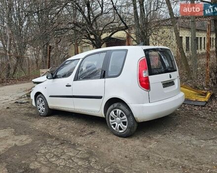 Белый Шкода Румстер, объемом двигателя 1.2 л и пробегом 200 тыс. км за 1500 $, фото 1 на Automoto.ua