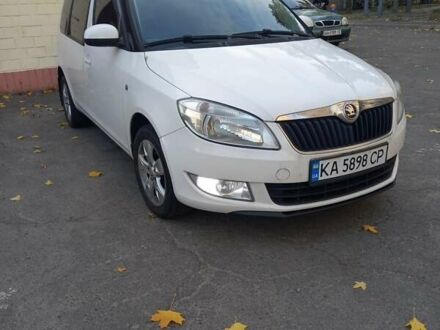 Шкода Румстер 2014 в Киеве на Automoto.ua Белый Шкода Румстер, объемом двигателя 1.39 л и пробегом 109 тыс. км за 6900 $, фото 1 на Automoto.ua