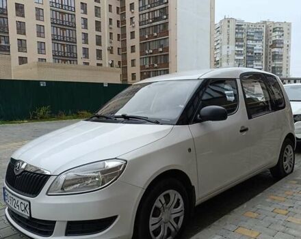 Белый Шкода Румстер, объемом двигателя 1.6 л и пробегом 227 тыс. км за 7300 $, фото 1 на Automoto.ua
