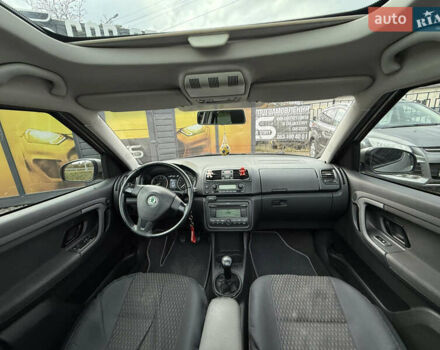 Бежевый Шкода Румстер, объемом двигателя 1.6 л и пробегом 343 тыс. км за 6300 $, фото 4 на Automoto.ua