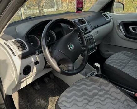 Бежевый Шкода Румстер, объемом двигателя 1.39 л и пробегом 304 тыс. км за 3950 $, фото 8 на Automoto.ua