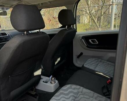 Бежевый Шкода Румстер, объемом двигателя 1.39 л и пробегом 304 тыс. км за 3950 $, фото 2 на Automoto.ua