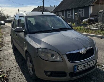 Бежевый Шкода Румстер, объемом двигателя 1.39 л и пробегом 304 тыс. км за 3950 $, фото 5 на Automoto.ua