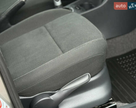 Бежевый Шкода Румстер, объемом двигателя 1.6 л и пробегом 202 тыс. км за 5750 $, фото 21 на Automoto.ua