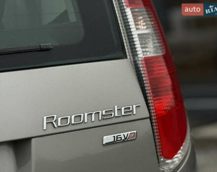 Бежевый Шкода Румстер, объемом двигателя 1.6 л и пробегом 202 тыс. км за 5750 $, фото 7 на Automoto.ua