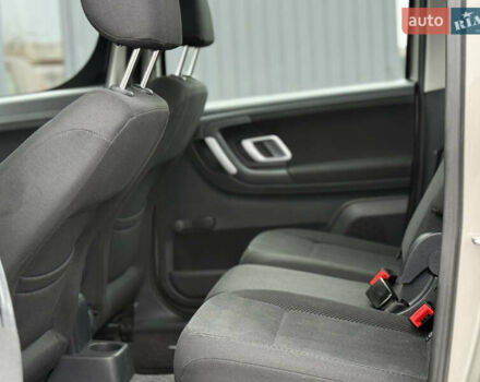 Бежевый Шкода Румстер, объемом двигателя 1.6 л и пробегом 202 тыс. км за 5750 $, фото 13 на Automoto.ua