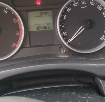 Бежевый Шкода Румстер, объемом двигателя 1.6 л и пробегом 305 тыс. км за 5000 $, фото 1 на Automoto.ua