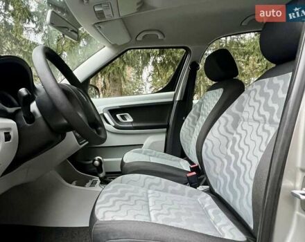 Бежевый Шкода Румстер, объемом двигателя 1.6 л и пробегом 197 тыс. км за 7350 $, фото 69 на Automoto.ua