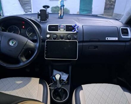 Бежевый Шкода Румстер, объемом двигателя 1.39 л и пробегом 278 тыс. км за 5000 $, фото 3 на Automoto.ua