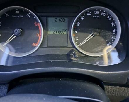 Бежевый Шкода Румстер, объемом двигателя 1.39 л и пробегом 278 тыс. км за 5000 $, фото 2 на Automoto.ua