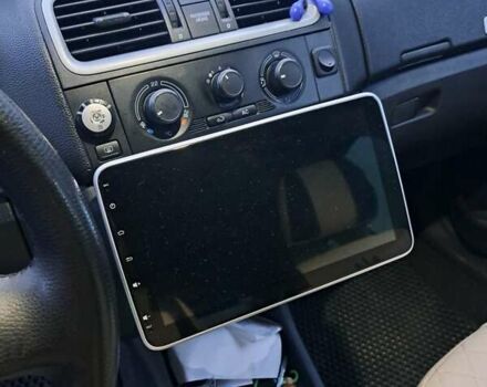 Бежевый Шкода Румстер, объемом двигателя 1.39 л и пробегом 278 тыс. км за 5000 $, фото 4 на Automoto.ua