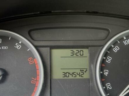 Бежевый Шкода Румстер, объемом двигателя 1.39 л и пробегом 304 тыс. км за 3950 $, фото 1 на Automoto.ua