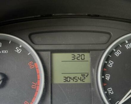 Бежевый Шкода Румстер, объемом двигателя 1.39 л и пробегом 304 тыс. км за 3950 $, фото 1 на Automoto.ua