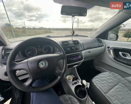 Черный Шкода Румстер, объемом двигателя 1.6 л и пробегом 247 тыс. км за 2950 $, фото 15 на Automoto.ua